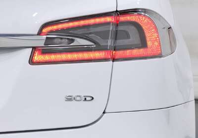 2016 Tesla Model S 90D