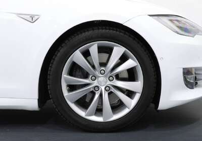 2016 Tesla Model S 90D