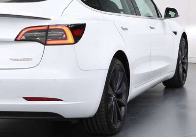 2020 Tesla Model 3 PERFORMANCE