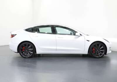 2020 Tesla Model 3 PERFORMANCE