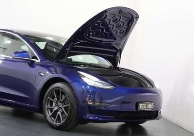 2019 Tesla Model 3 PERFORMANCE