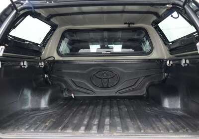 2019 Toyota Hilux SR5