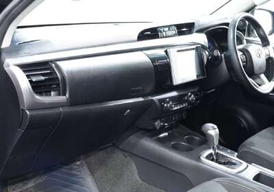 2019 Toyota Hilux SR5