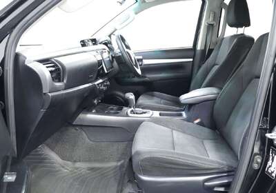 2019 Toyota Hilux SR5