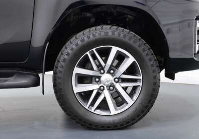 2019 Toyota Hilux SR5