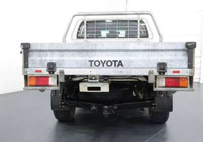 2022 Toyota Hilux SR