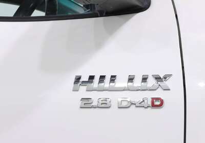 2022 Toyota Hilux SR