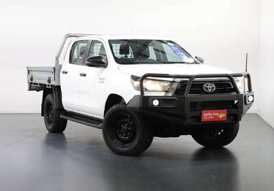2022 Toyota Hilux SR