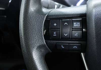 2022 Toyota Hilux SR