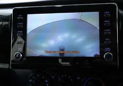 2022 Toyota Hilux SR