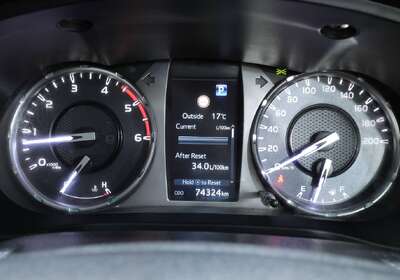 2022 Toyota Hilux SR