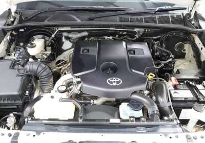 2022 Toyota Hilux SR