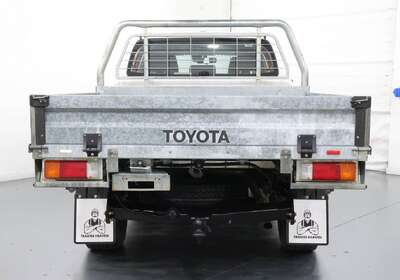 2022 Toyota Hilux SR