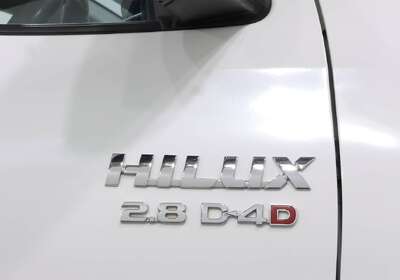 2022 Toyota Hilux SR