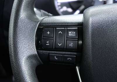 2022 Toyota Hilux SR