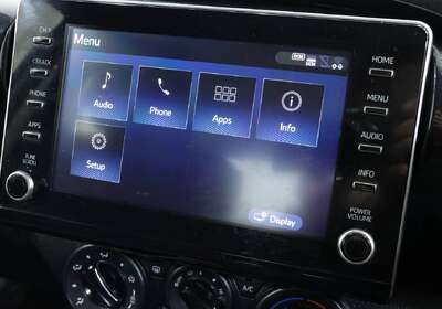 2022 Toyota Hilux SR