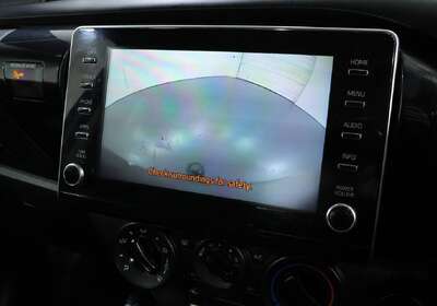 2022 Toyota Hilux SR