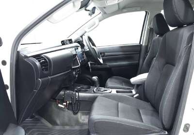 2022 Toyota Hilux SR