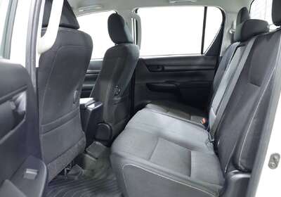 2022 Toyota Hilux SR