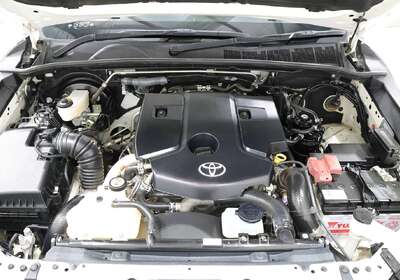 2022 Toyota Hilux SR