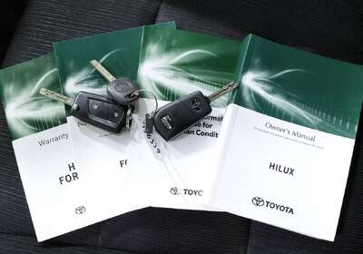 2022 Toyota Hilux SR