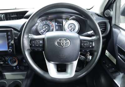 2021 Toyota Hilux SR