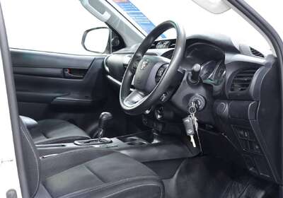 2021 Toyota Hilux SR