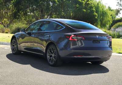 2019 Tesla Model 3 Performance