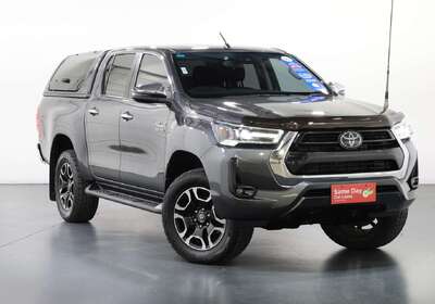 2021 Toyota Hilux SR5