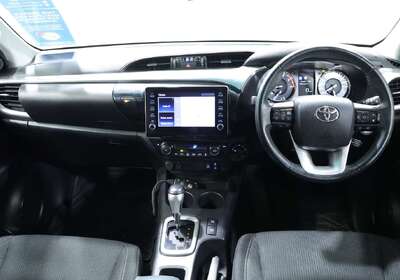 2021 Toyota Hilux SR5