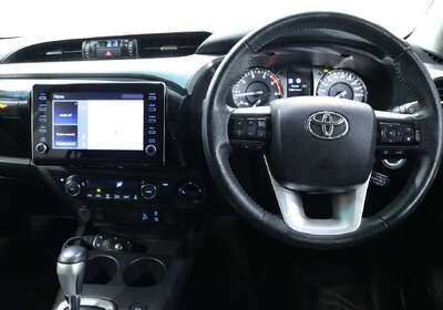 2021 Toyota Hilux SR5