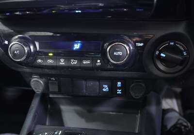 2021 Toyota Hilux SR5