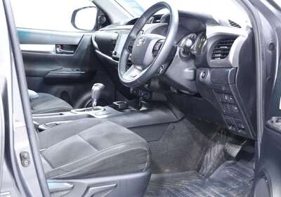 2021 Toyota Hilux SR5