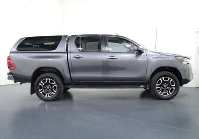 2021 Toyota Hilux SR5