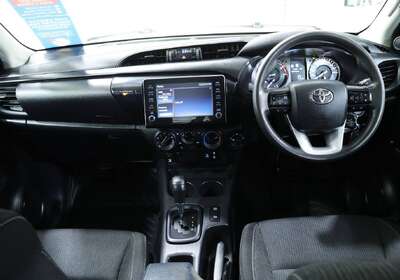 2020 Toyota Hilux SR