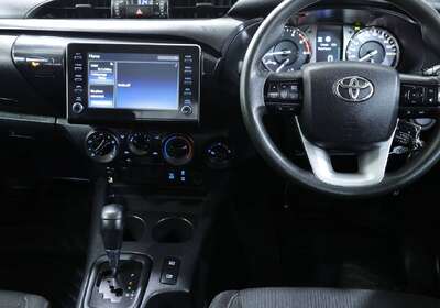 2020 Toyota Hilux SR