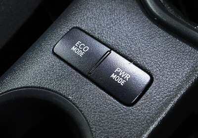 2018 Toyota Hilux SR