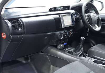 2018 Toyota Hilux SR