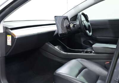 2019 Tesla Model 3 PERFORMANCE