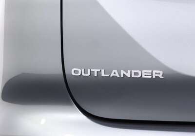 2023 Mitsubishi Outlander LS