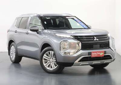 2023 Mitsubishi Outlander LS