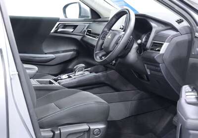 2023 Mitsubishi Outlander LS