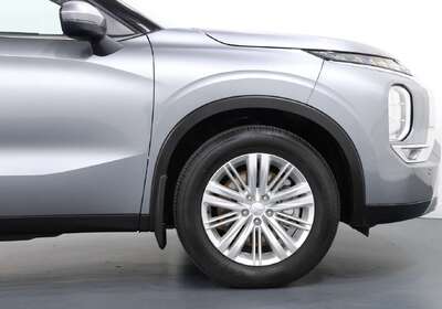 2023 Mitsubishi Outlander LS