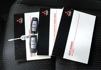 2023 Mitsubishi Outlander LS