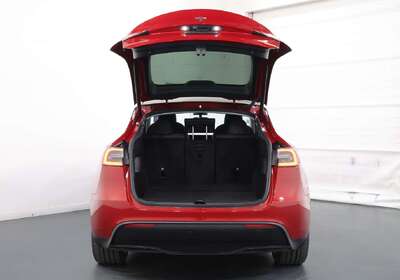 2022 Tesla Model Y Rear-Wheel Drive