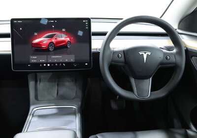 2022 Tesla Model Y Rear-Wheel Drive