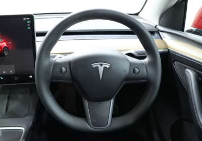 2022 Tesla Model Y Rear-Wheel Drive