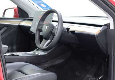 2022 Tesla Model Y Rear-Wheel Drive