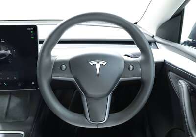 2023 Tesla Model Y Rear-Wheel Drive