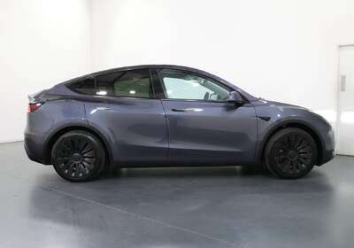 2023 Tesla Model Y Rear-Wheel Drive